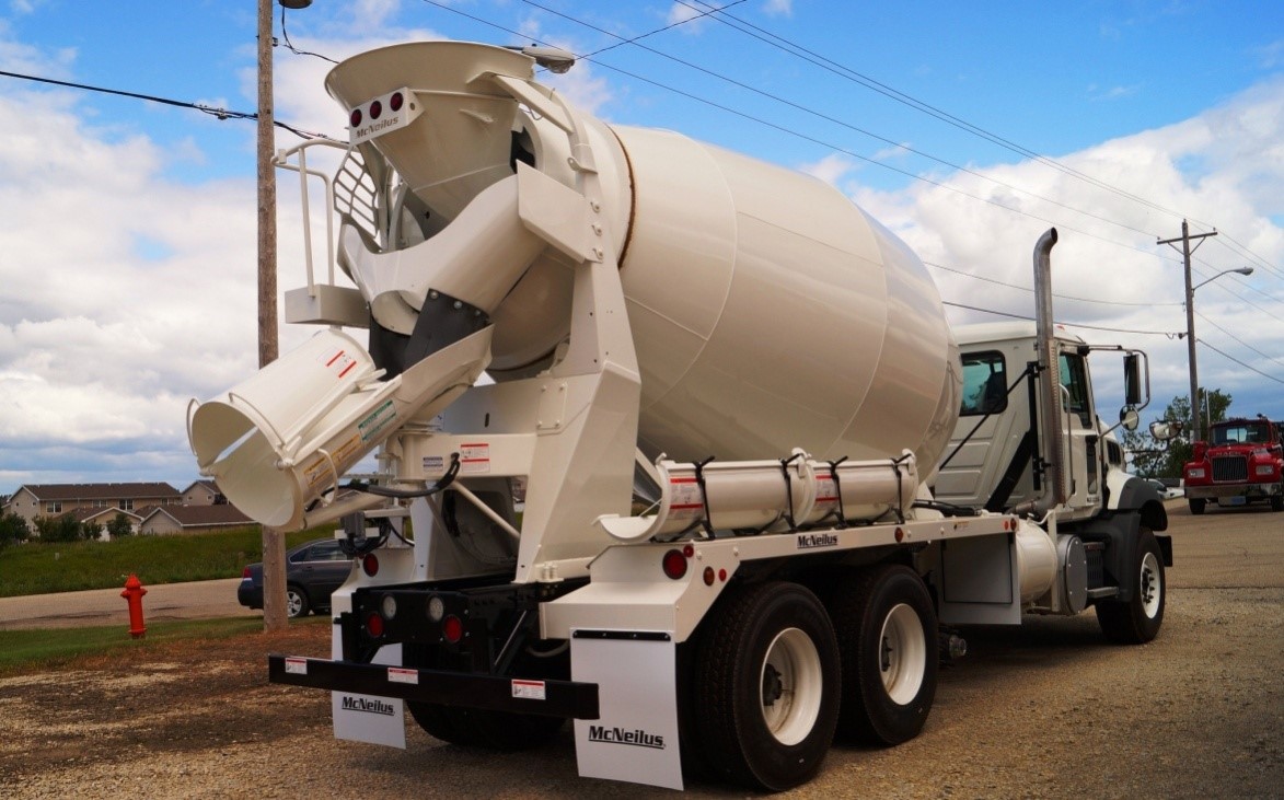 Автобетоносмеситель с выгрузкой назад