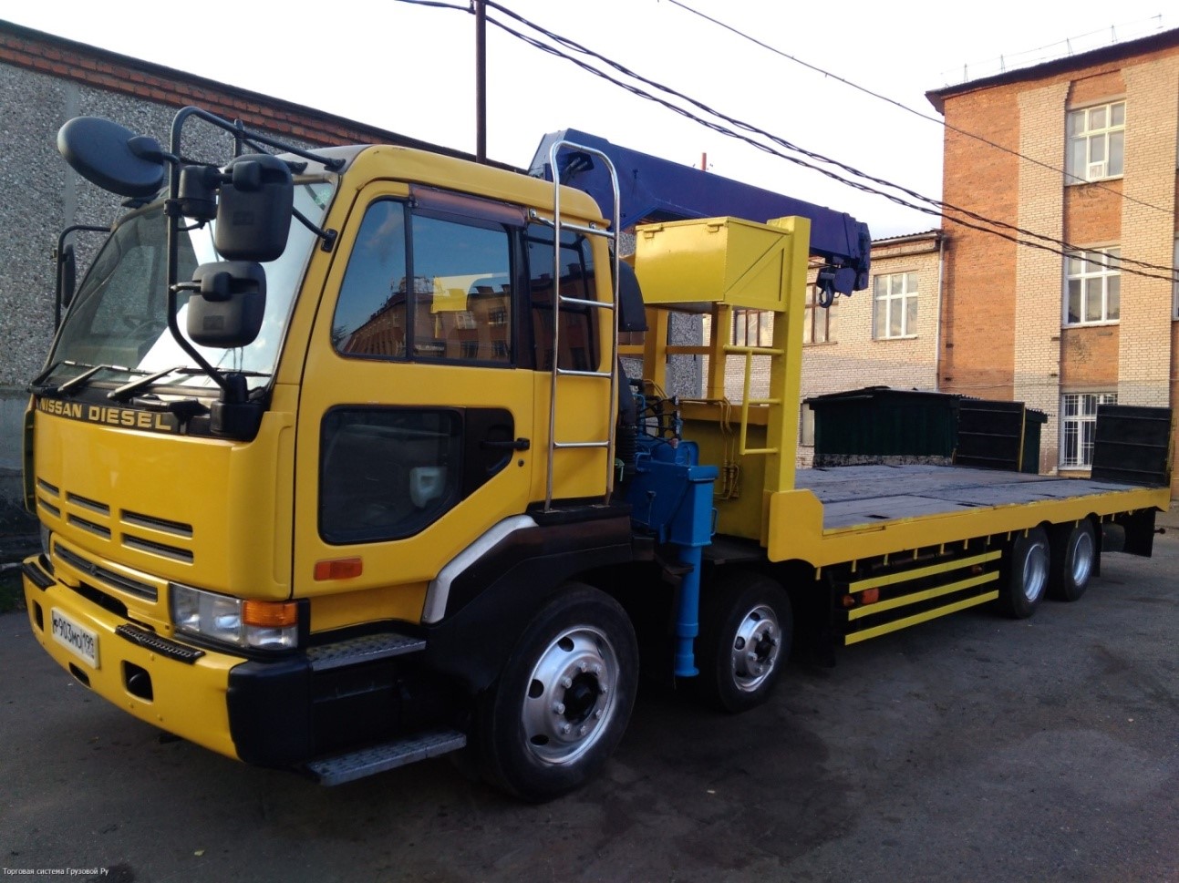 Японский эвакуатор Nissan Diesel